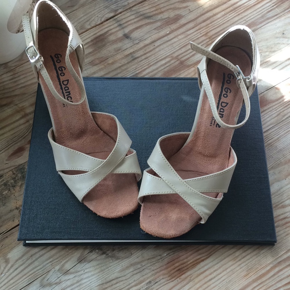 Buff leather latin dance shoes. 7.5-8.
